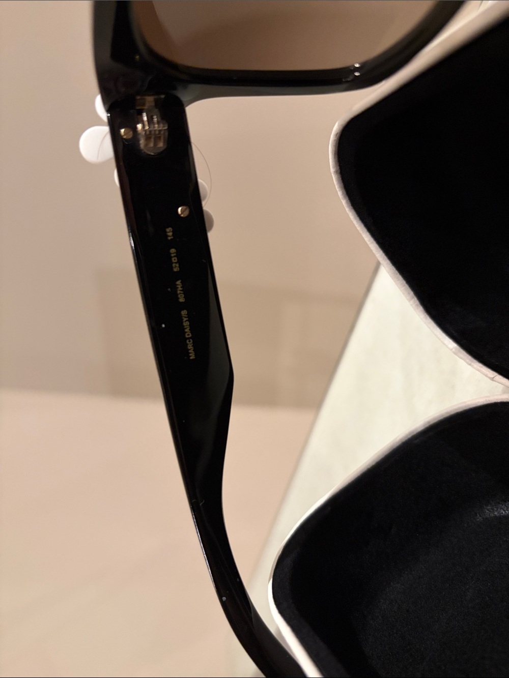 Marc Jacobs Black Sunglasses with White Daisy Embellishment - Picture 4 of 4